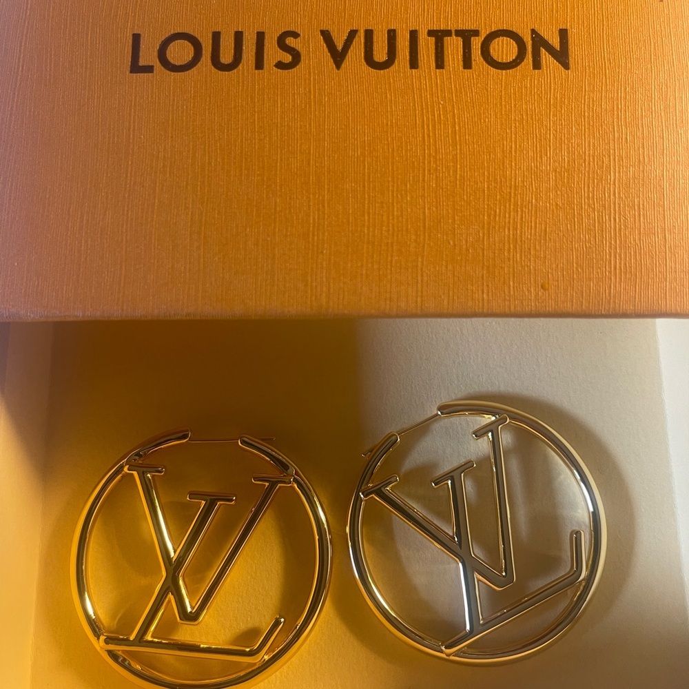 Gold lv earrings new